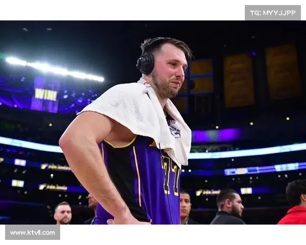 以NBA总冠军为目标的球队如何调整战略与阵容提升争冠几率