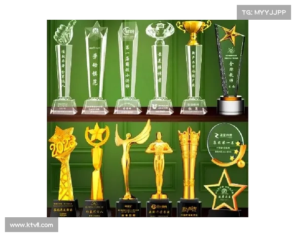 荣誉时刻奖杯合影见证辉煌时刻拼搏与荣耀的完美呈现 荣誉时刻奖杯合影见证辉煌时刻拼搏与荣耀的完美呈现